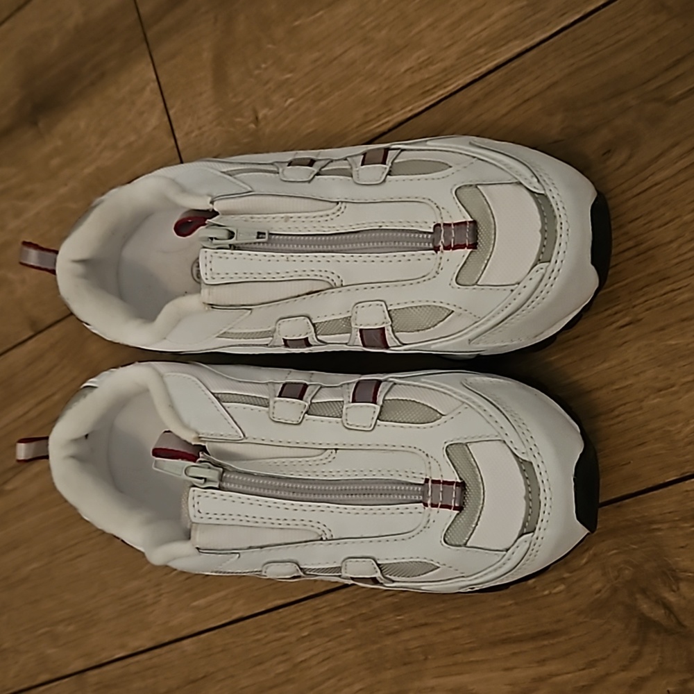 Women's Size 6W, Cross Trekkers.  Red, and White.